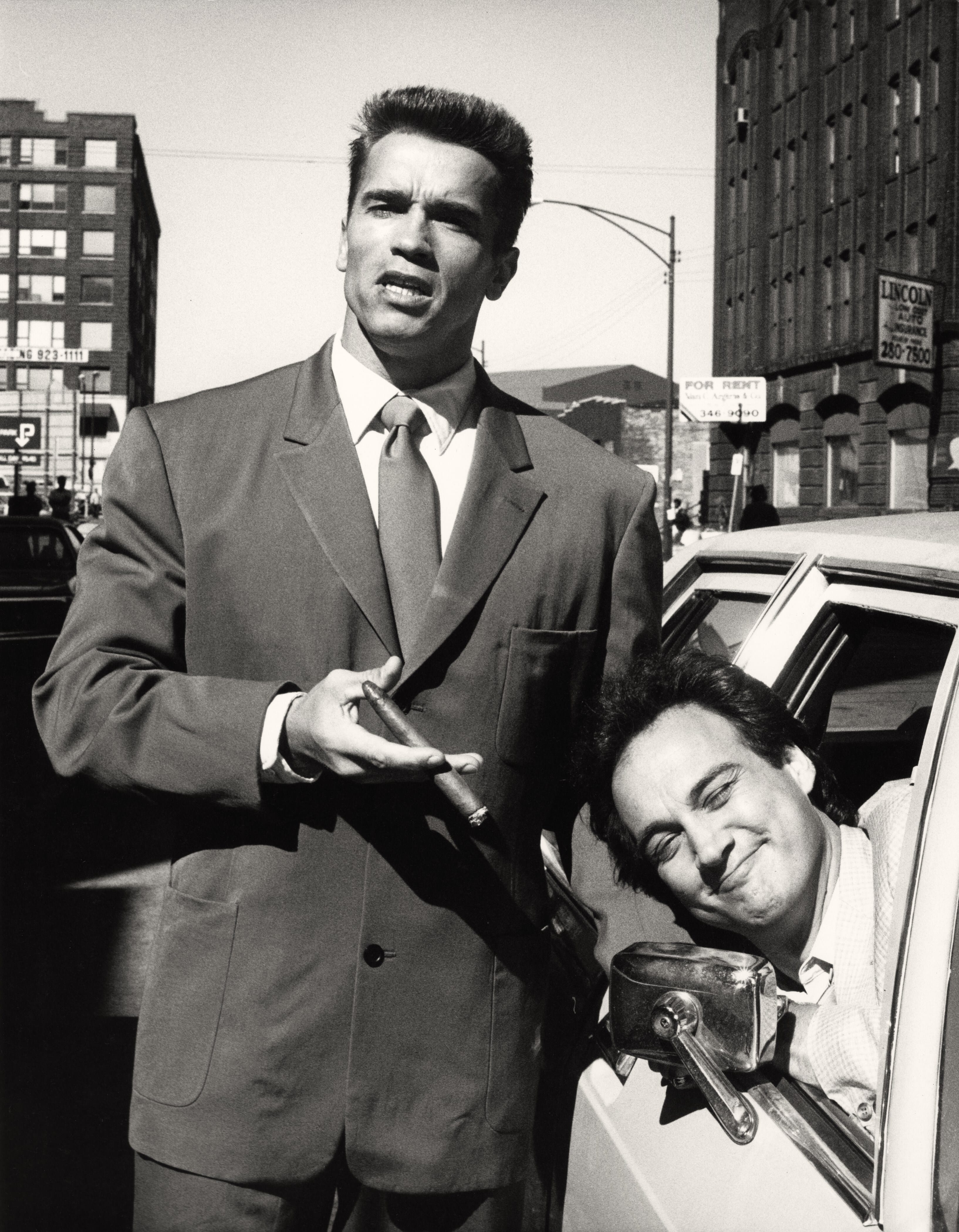 Arnold Schwarzenegger with Jim Belushi in Red Heat movie scene