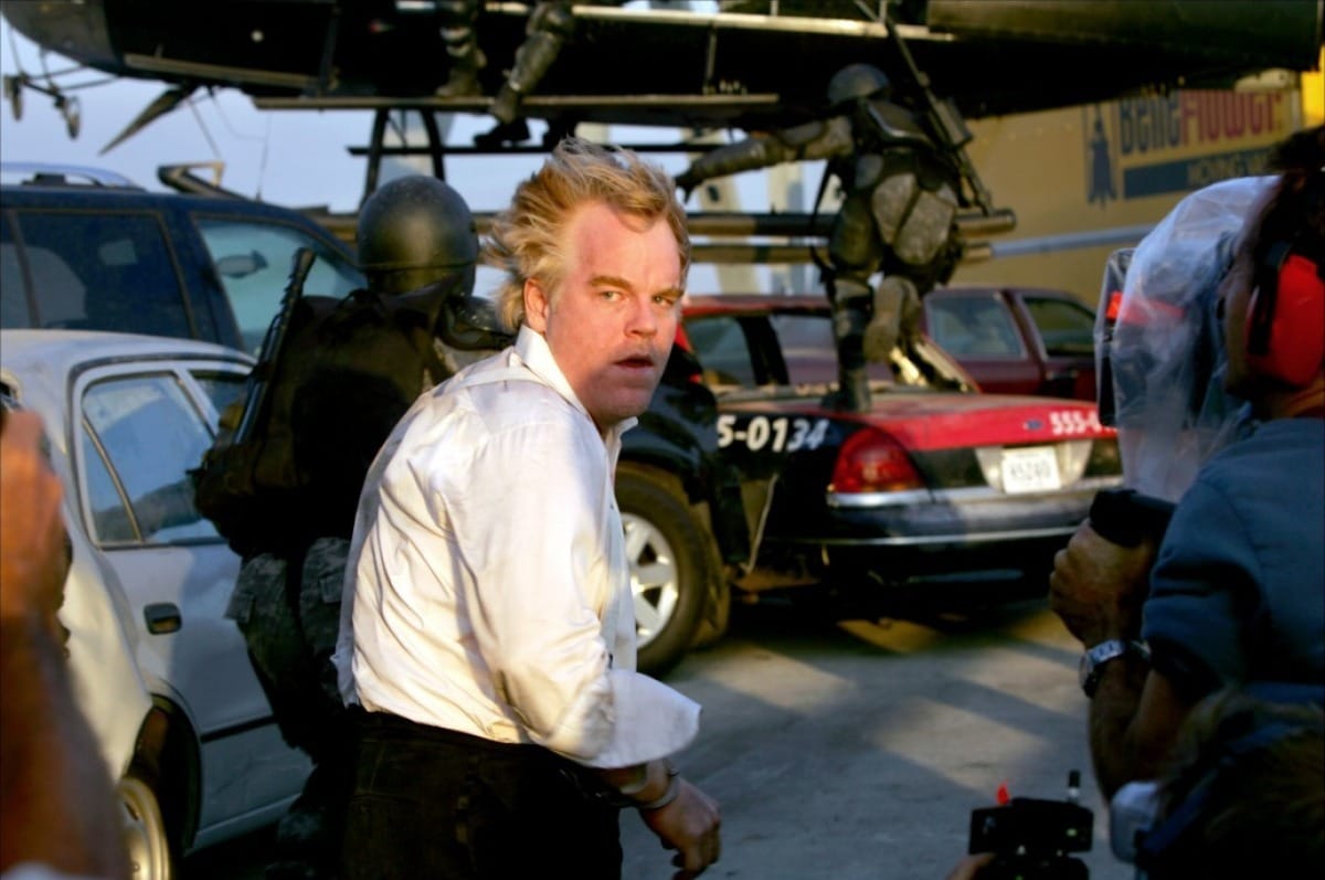 Philip Seymour Hoffman als Bösewicht Owen Davian in einer Actionszene mit Hubschrauber in Mission: Impossible III (2006)